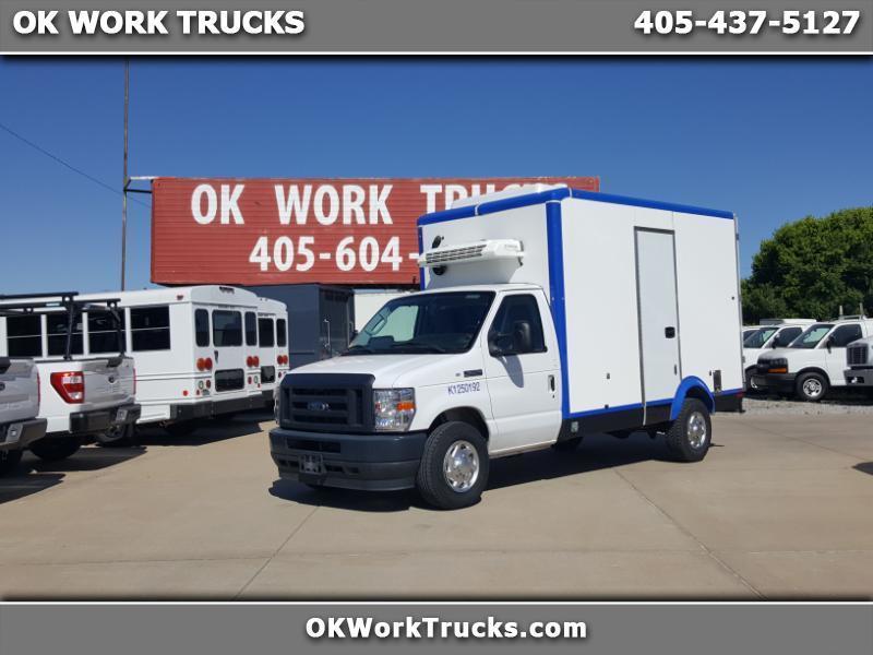 Ford Econoline E-350 Super Duty 2023