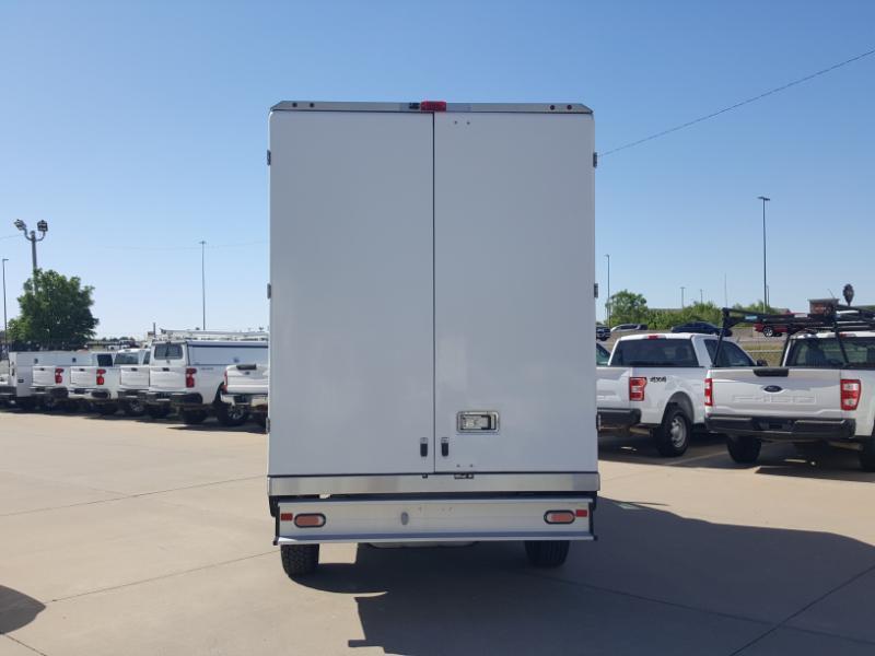 Ford Econoline E-350 Super Duty 2023