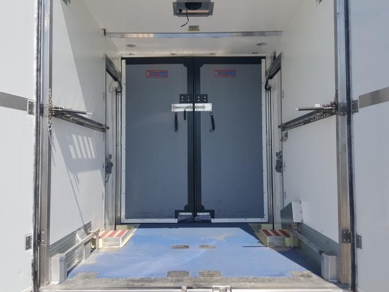 Ford Econoline E-350 Super Duty 2023