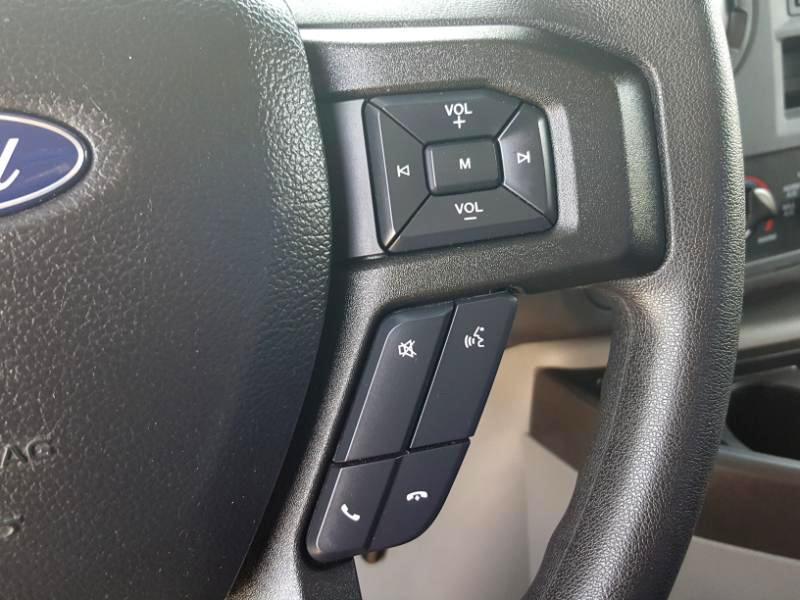 Ford Econoline E-350 Super Duty 2023