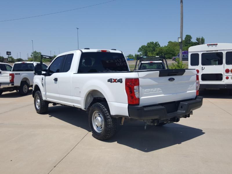 Ford F-250 SD XL SuperCab 4WD 2022