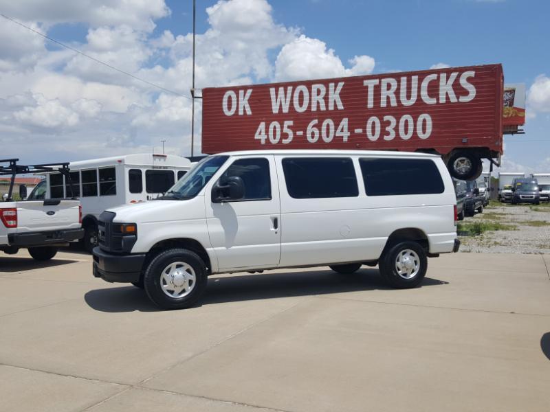 Ford Econoline E-350 Super Duty 2011