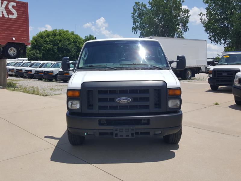 Ford Econoline E-350 Super Duty 2011