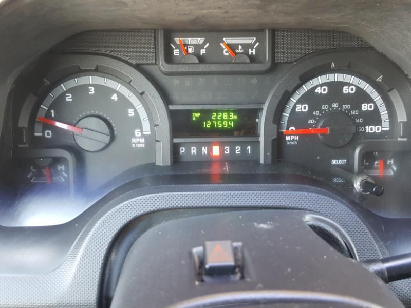 Ford Econoline E-350 Super Duty 2011