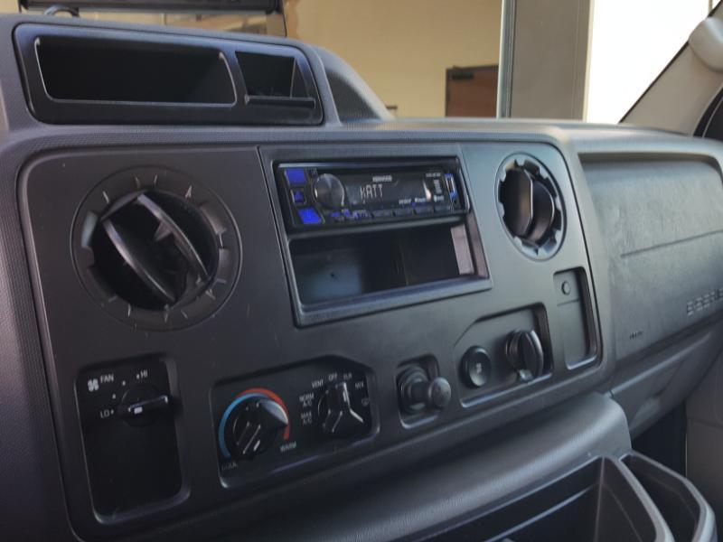 Ford Econoline E-350 Super Duty 2011