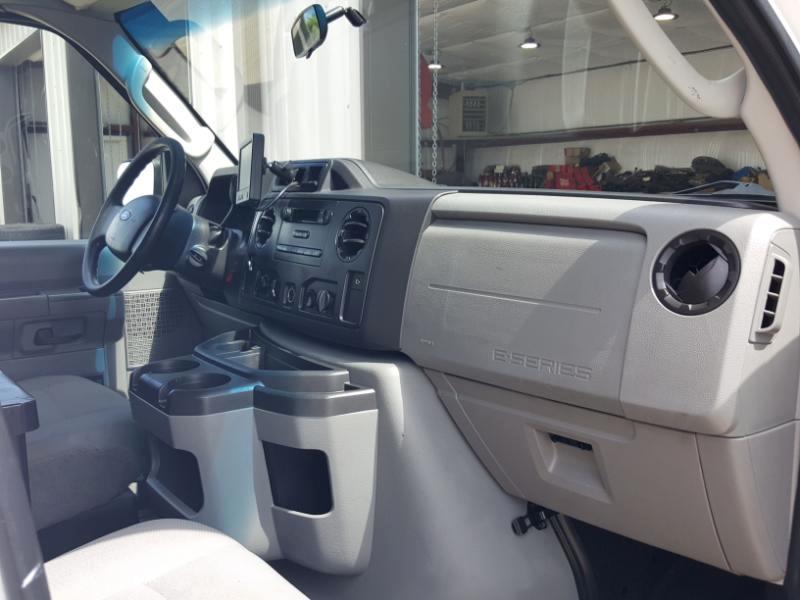 Ford Econoline E-150 2014