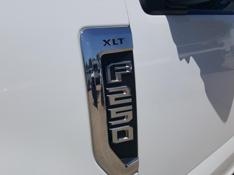 Ford F-250 SD XLT Crew Cab 4WD 2019