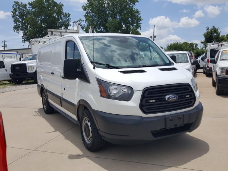 Ford Transit 150 Van Low Roof 60/40 Pass. 130-in. WB 2018