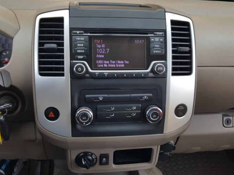 Nissan Frontier SV King Cab 4X4 V6 2015