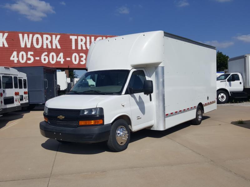 Chevrolet Express G4500 177" 2023