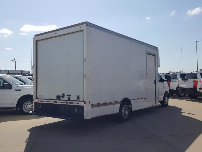 Chevrolet Express G4500 177" 2023