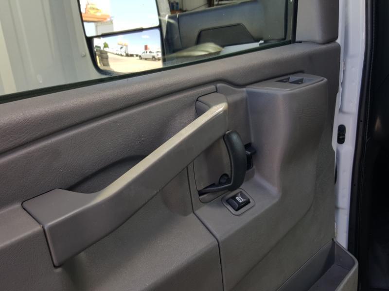 Chevrolet Express G4500 177" 2023