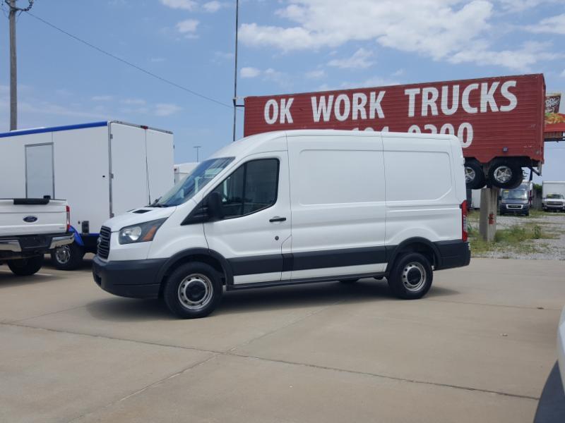 Ford Transit 250 Van Med. Roof w/Sliding Pass. 130-in. WB 2016