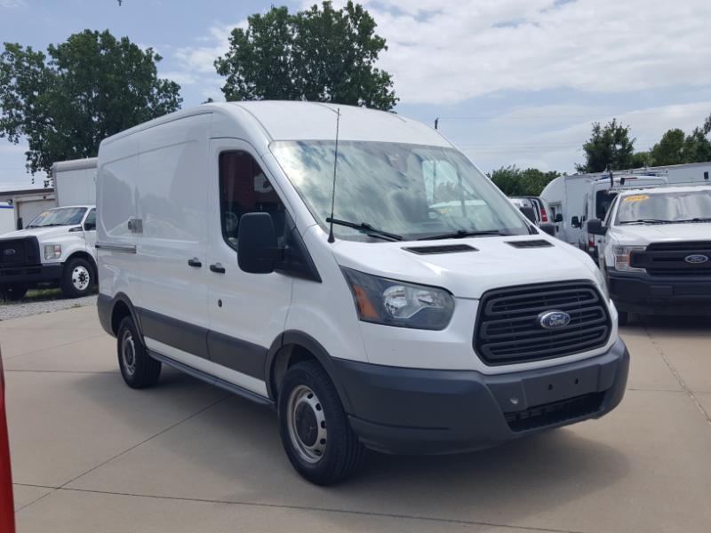 Ford Transit 250 Van Med. Roof w/Sliding Pass. 130-in. WB 2016