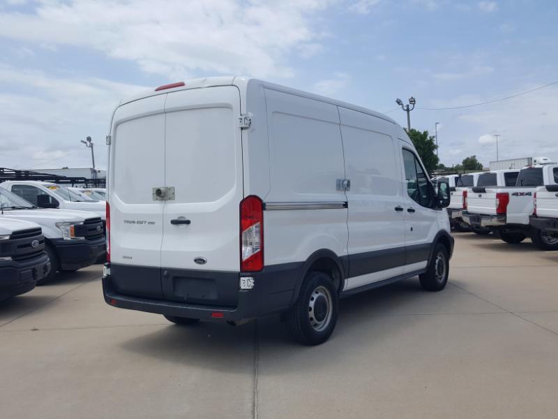 Ford Transit 250 Van Med. Roof w/Sliding Pass. 130-in. WB 2016