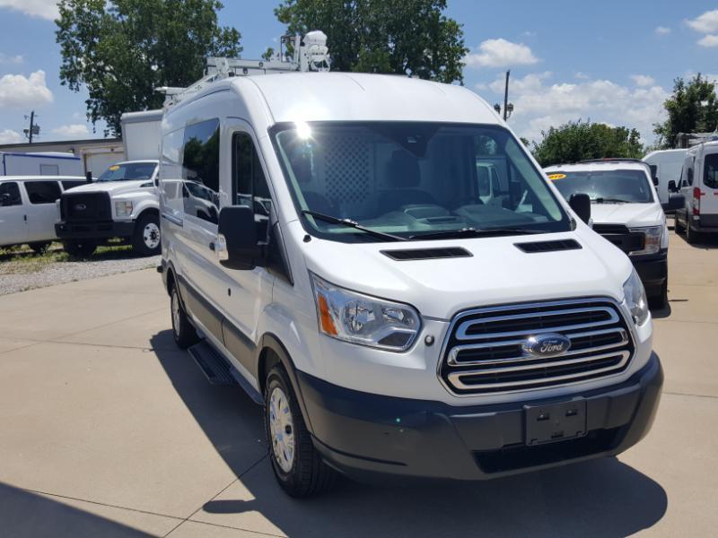 Ford Transit 250 Van Med. Roof w/Sliding Pass. 148-in. WB 2017