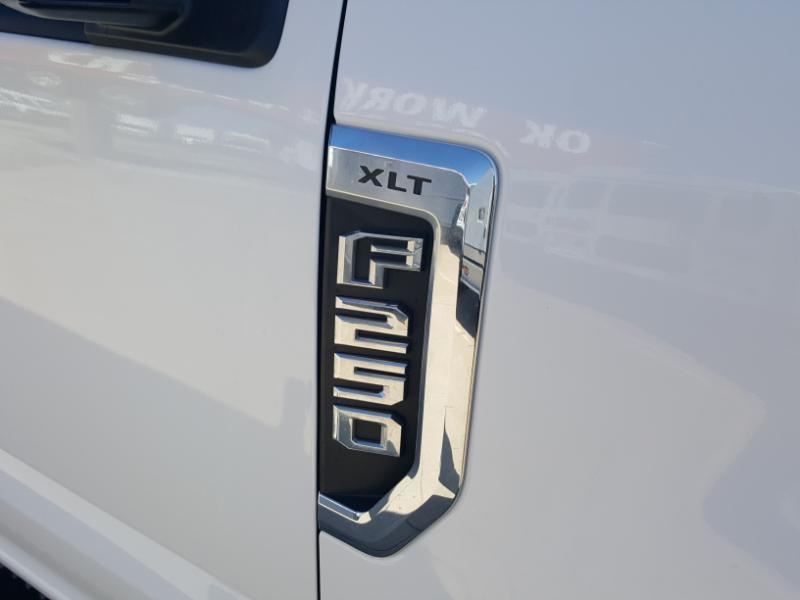 Ford F-250 SD XLT Crew Cab 4WD 2021
