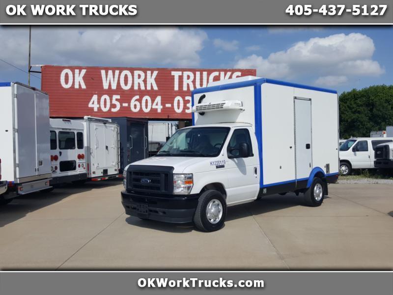 Ford Econoline E-350 Super Duty 2023