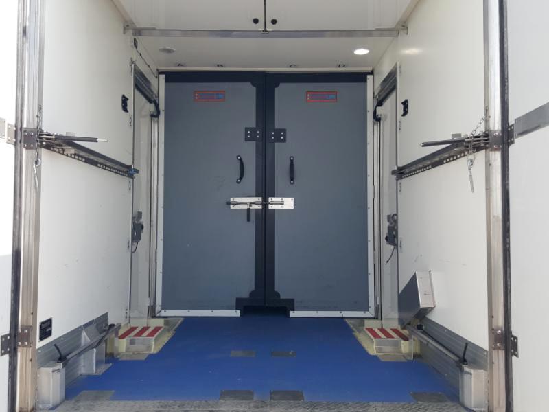 Ford Econoline E-350 Super Duty 2023