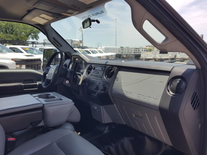 Ford F-350 SD XL Crew Cab Long Bed DRW 2WD 2012