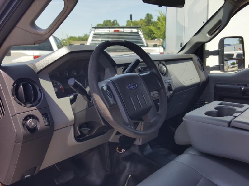 Ford F-350 SD XL Crew Cab Long Bed DRW 2WD 2012