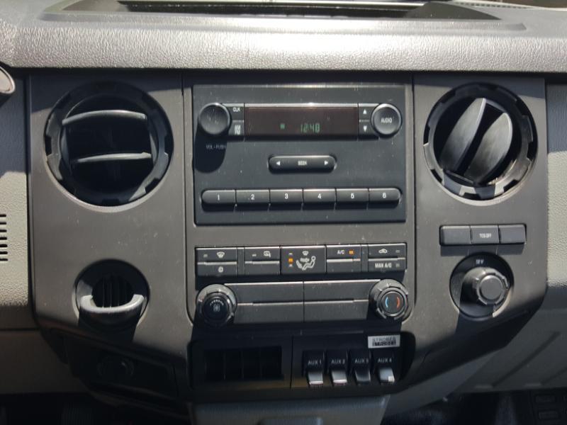 Ford F-350 SD XL Crew Cab Long Bed DRW 2WD 2012