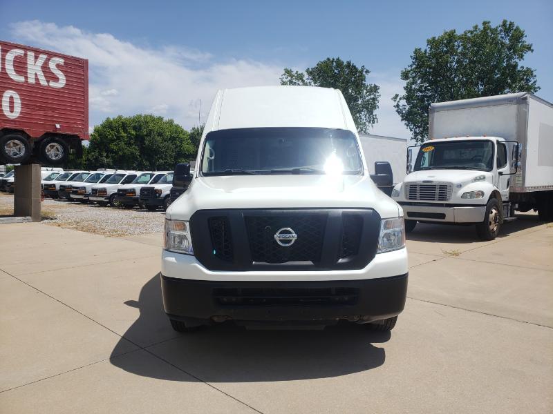 Nissan NV Cargo 2500 HD S V6 High Roof 2016