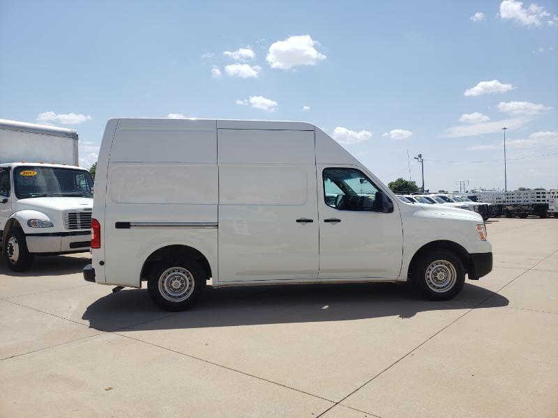 Nissan NV Cargo 2500 HD S V6 High Roof 2016