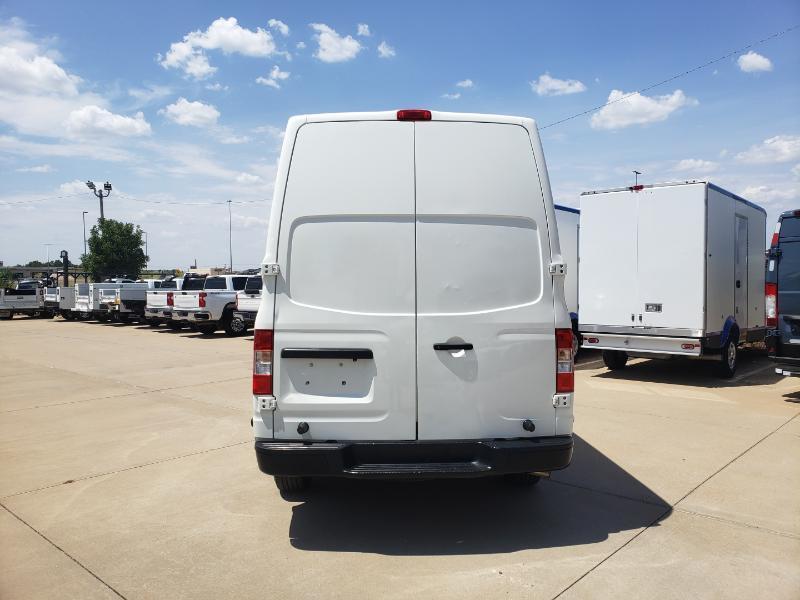 Nissan NV Cargo 2500 HD S V6 High Roof 2016