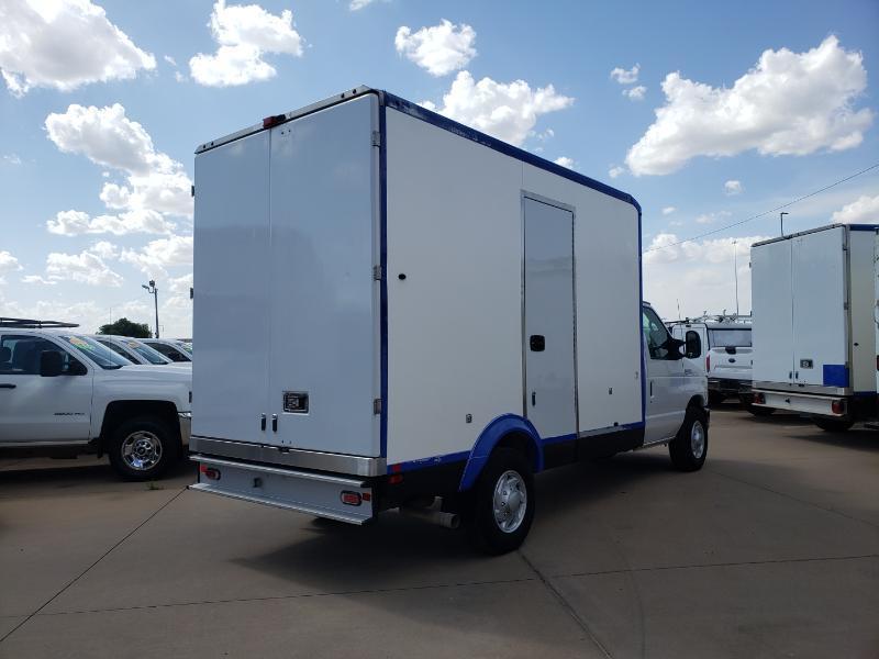 Ford Econoline E-350 Super Duty 2023