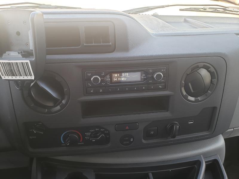 Ford Econoline E-350 Super Duty 2023