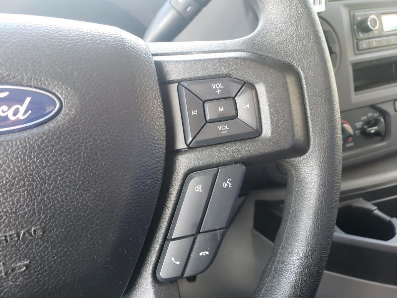Ford Econoline E-350 Super Duty 2023