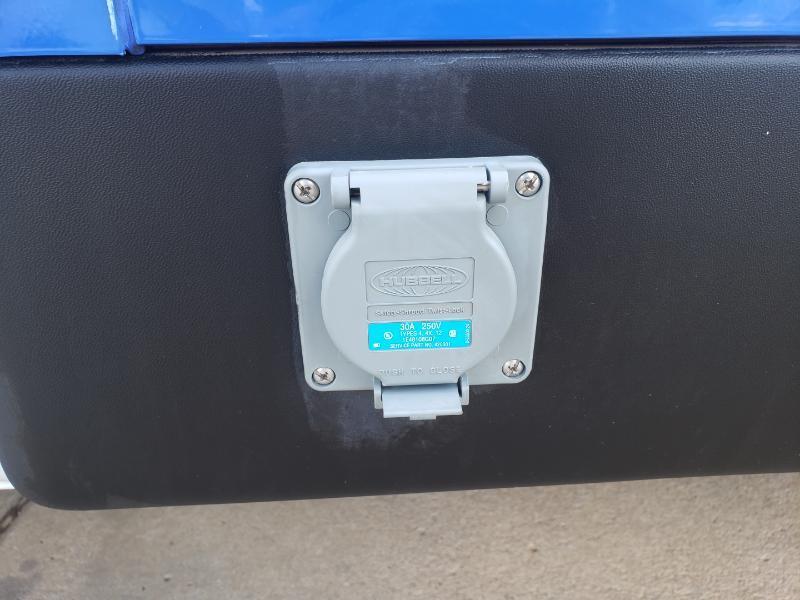 Ford Econoline E-350 Super Duty 2023