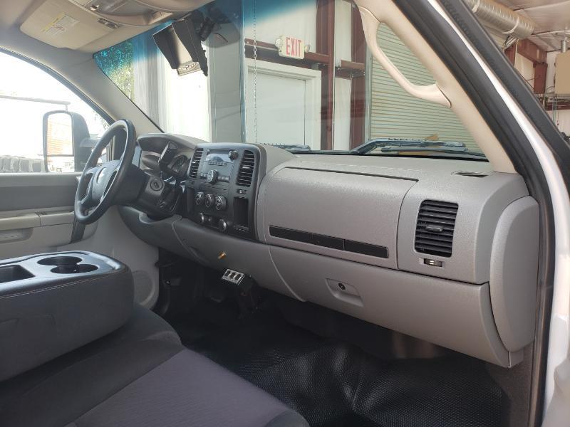 Chevrolet Silverado 2500HD Work Truck Long Box 2WD 2011