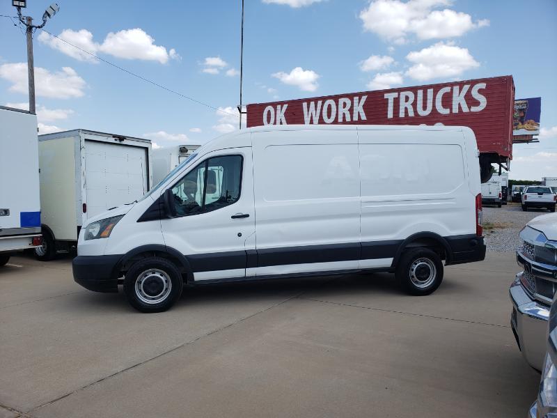 Ford Transit 250 Van Med. Roof w/Sliding Pass. 148-in. WB 2015