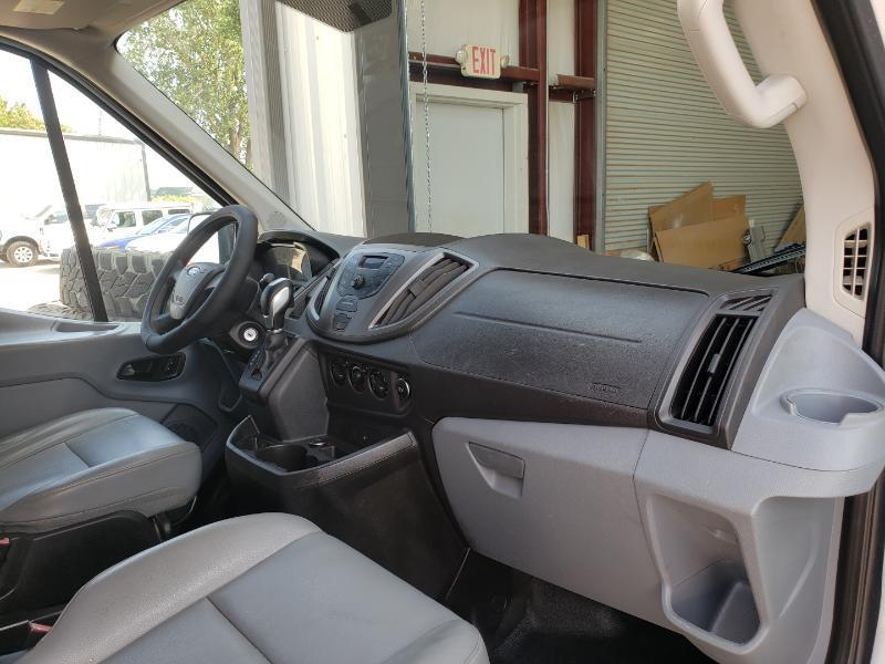 Ford Transit 250 Van Med. Roof w/Sliding Pass. 148-in. WB 2015