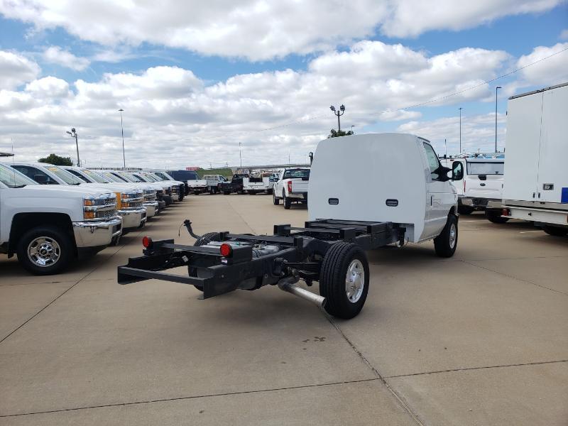 Ford Econoline E-350 Super Duty 2026