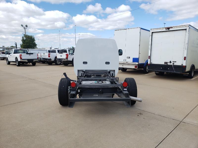 Ford Econoline E-350 Super Duty 2026