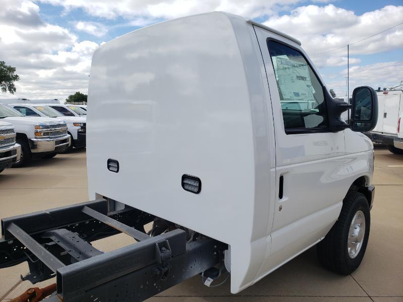 Ford Econoline E-350 Super Duty 2026