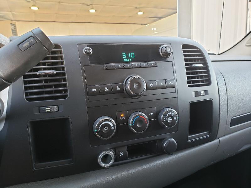 Chevrolet Silverado 2500HD Work Truck Long Box 2WD 2011