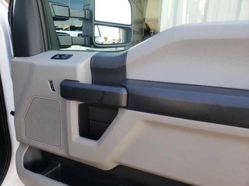 Ford F-350 SD XL SuperCab Long Bed DRW 4WD 2019