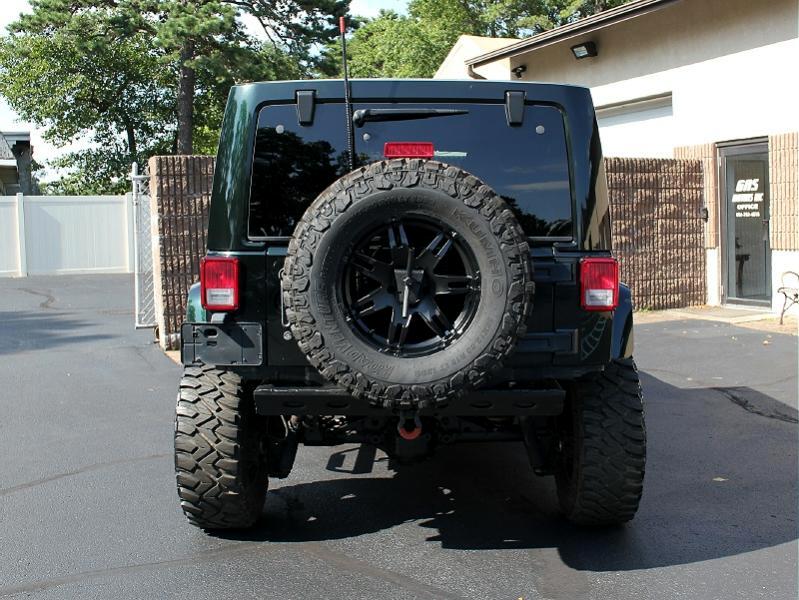 Jeep Wrangler Unlimited 4WD 4dr Sahara 2012 Jeep Wrangler Unlimited 4WD 4dr Sahara 2012