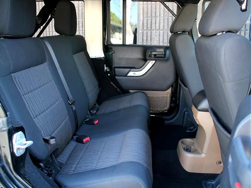 Jeep Wrangler Unlimited 4WD 4dr Sahara 2012 Jeep Wrangler Unlimited 4WD 4dr Sahara 2012