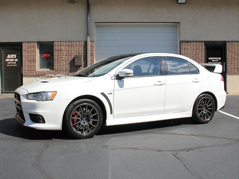 2015 Mitsubishi Lancer Evolution Final Edition photo 2