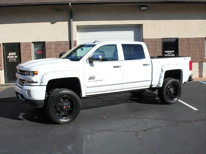 Chevrolet Silverado 1500 4WD Crew Cab 143.5" LTZ w/2LZ 2017 Chevrolet Silverado 1500 4WD Crew Cab 143.5" LTZ w/2LZ 2017