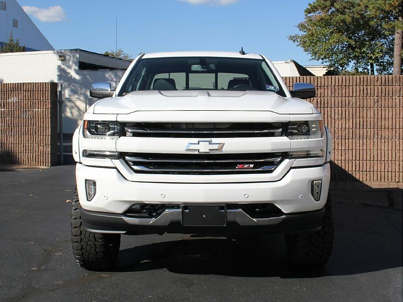 Chevrolet Silverado 1500 4WD Crew Cab 143.5" LTZ w/2LZ 2017 Chevrolet Silverado 1500 4WD Crew Cab 143.5" LTZ w/2LZ 2017