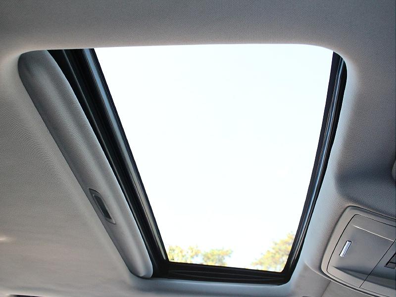 Chevrolet Silverado 1500 4WD Crew Cab 143.5" LTZ w/2LZ 2017 Chevrolet Silverado 1500 4WD Crew Cab 143.5" LTZ w/2LZ 2017