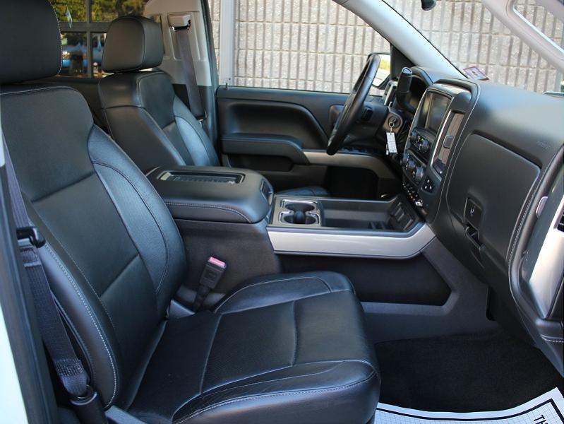 Chevrolet Silverado 1500 4WD Crew Cab 143.5" LTZ w/2LZ 2017 Chevrolet Silverado 1500 4WD Crew Cab 143.5" LTZ w/2LZ 2017