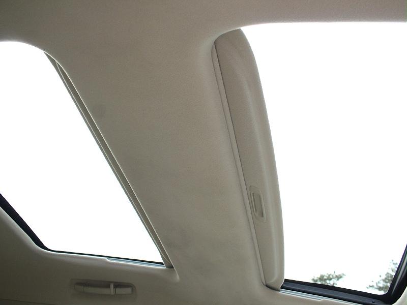 Toyota Venza 4dr Wgn V6 AWD (Natl) 2011