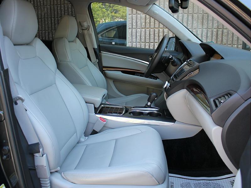 Acura MDX SH-AWD 4dr Tech Pkg 2015